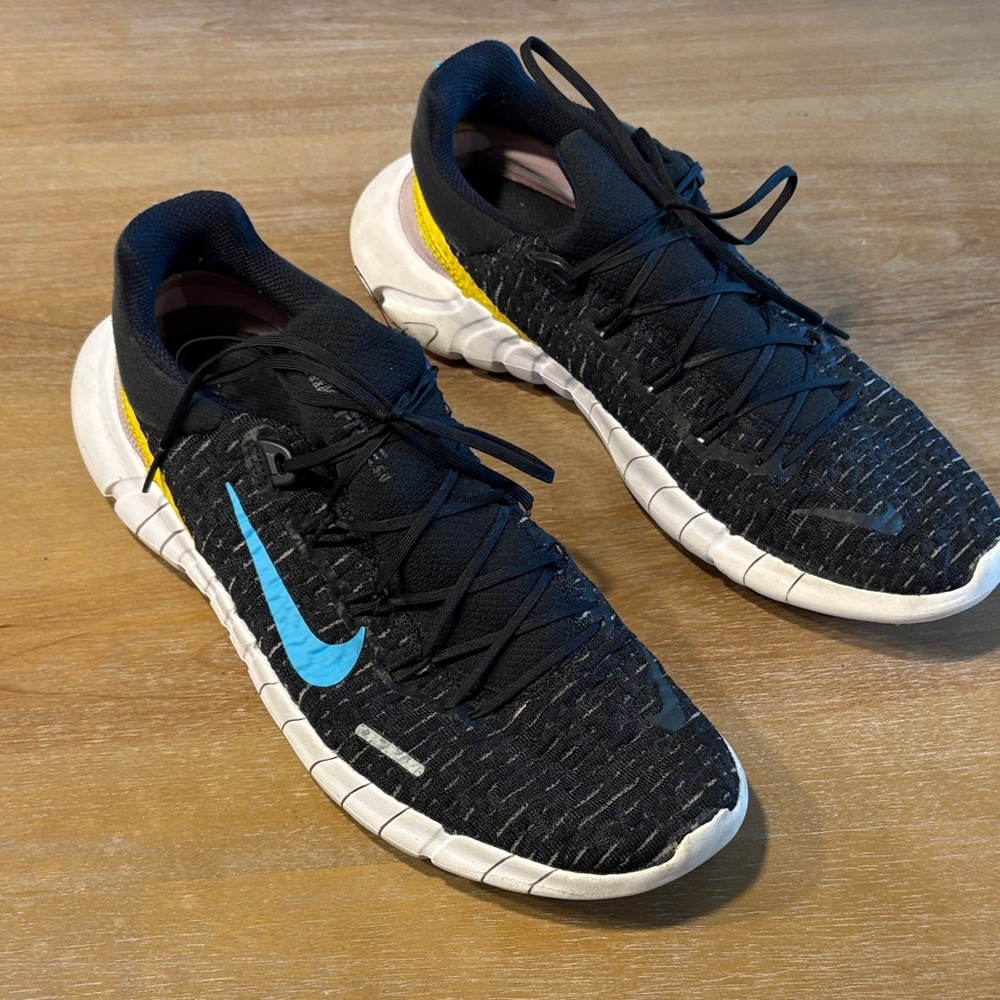 Nike Free slip on 5.0 Men's Black and Yellow Athletic Shoes-10M